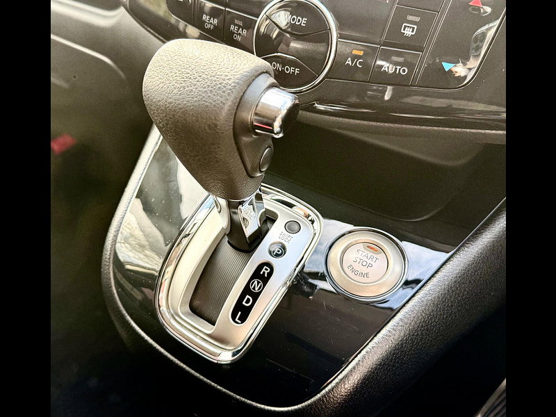 Nissan Serena 2.0 Petrol Hybrid 7 Seat Highway Star