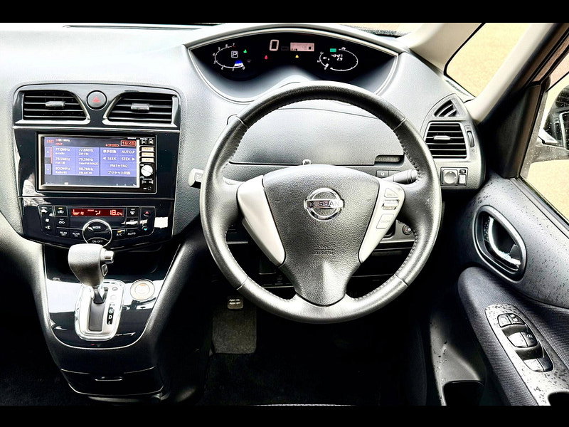 Nissan Serena 2.0 Petrol Hybrid 7 Seat Highway Star