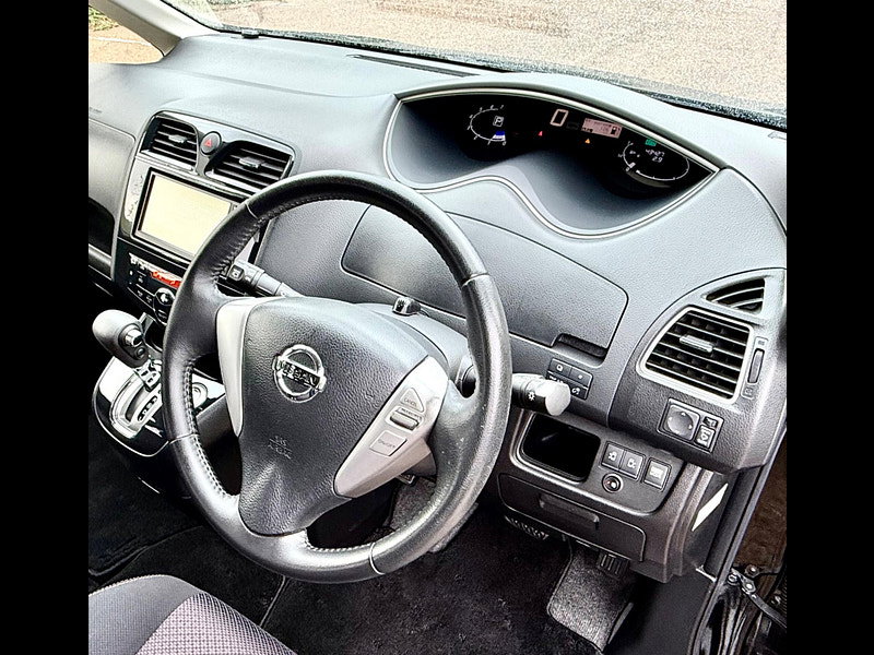 Nissan Serena 2.0 Petrol Hybrid 7 Seat Highway Star