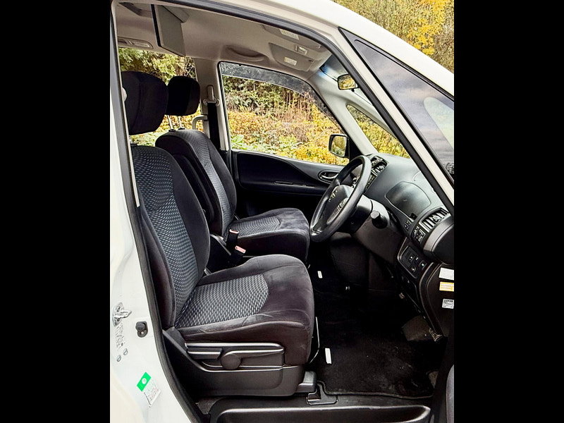 Nissan Serena 20X 2.0 Petrol/Hybrid Auto 5dr 7 Seat