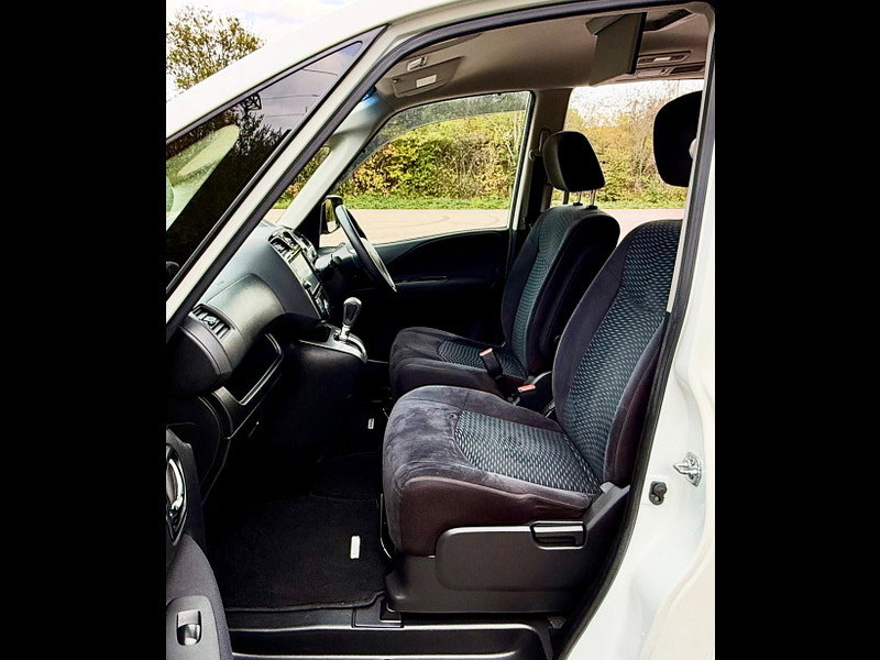 Nissan Serena 20X 2.0 Petrol/Hybrid Auto 5dr 7 Seat