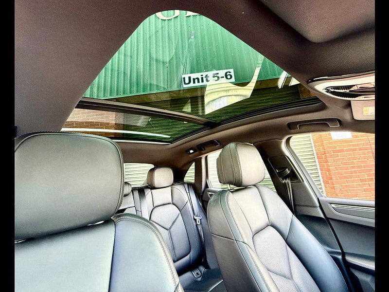 Porsche Macan 2.0T PDK 4WD Euro 6 (s/s) 5dr
