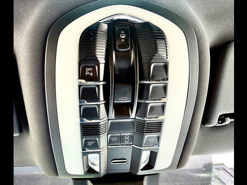 Porsche Macan 2.0T PDK 4WD Euro 6 (s/s) 5dr
