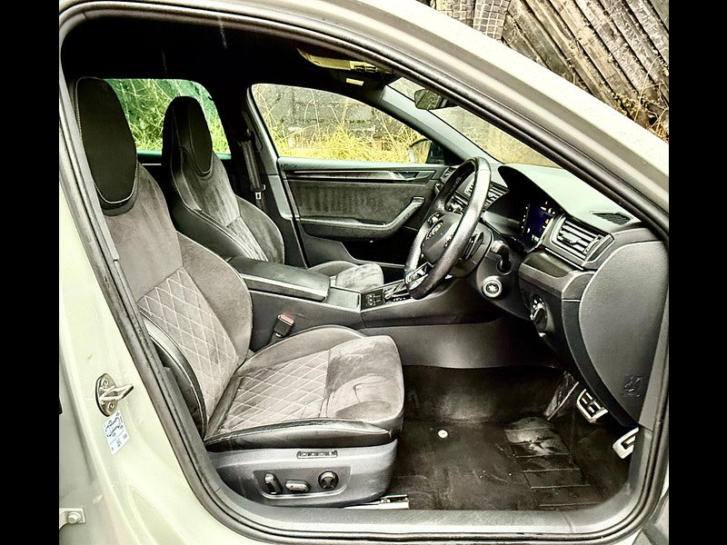 Skoda Superb 2.0 TDI SportLine Plus DSG Euro 6 (s/s) 5dr
