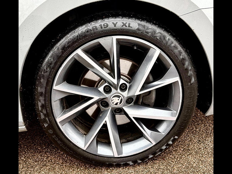 Skoda Superb 2.0 TDI SportLine Plus DSG Euro 6 (s/s) 5dr