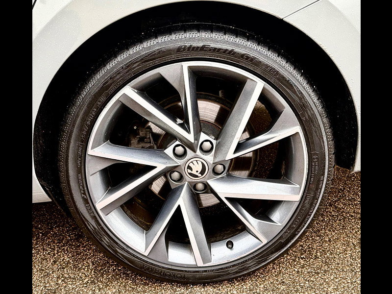 Skoda Superb 2.0 TDI SportLine Plus DSG Euro 6 (s/s) 5dr