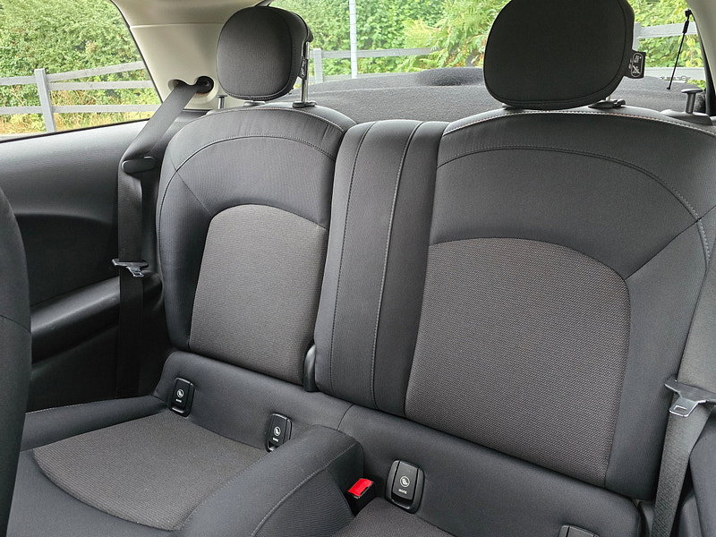 MINI Hatch 1.5 Cooper D Hatchback 3dr Diesel Auto Euro 6 (s/s) (116 ps)