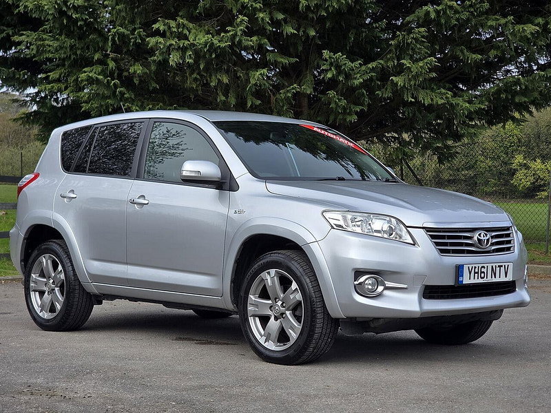 Toyota RAV4 2.2 D-CAT SR SUV 5dr Diesel Auto 4WD Euro 5 (150 ps)