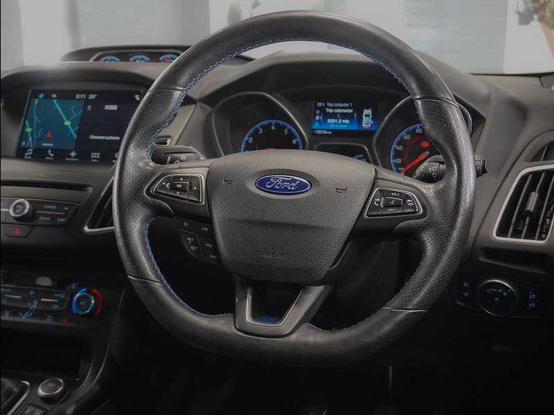 Ford Focus 2.3T EcoBoost RS Hatchback 5dr Petrol Manual AWD Euro 6 (s/s) (350 ps)