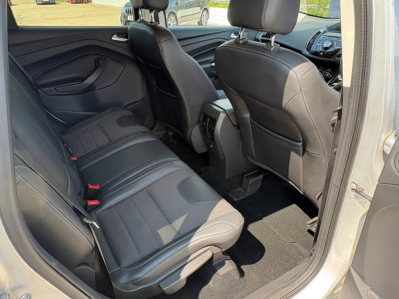 Ford Kuga 2.0 TDCi Titanium SUV 5dr Diesel Powershift AWD Euro 6 (s/s) (180 ps)