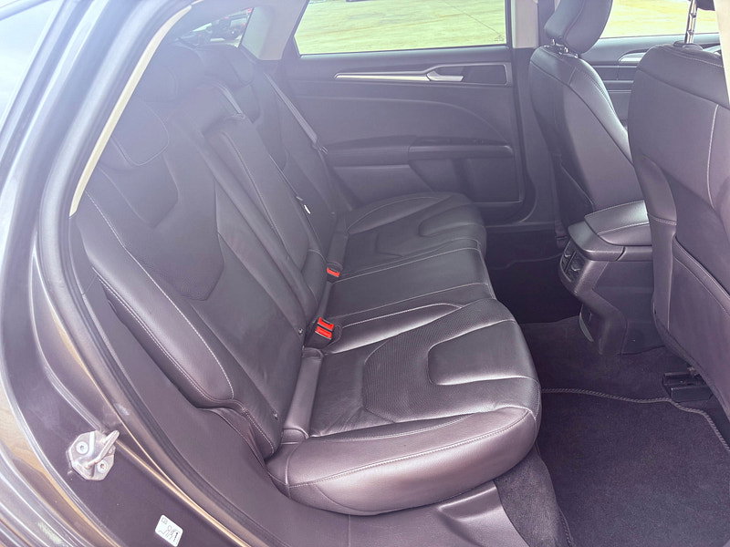 Ford Mondeo 2.0 TDCi Titanium Hatchback 5dr Diesel Manual Euro 6 (s/s) (150 ps)