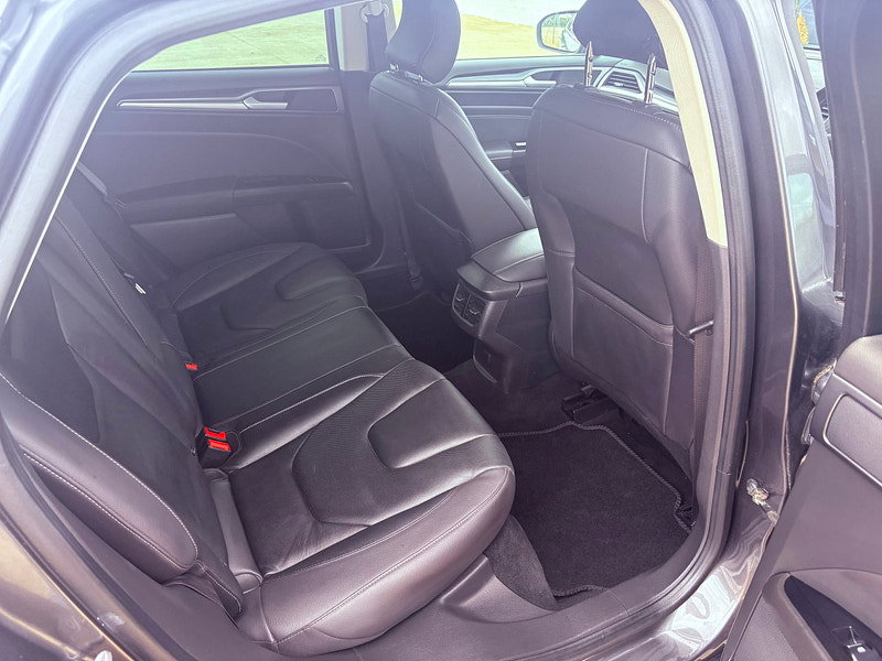 Ford Mondeo 2.0 TDCi Titanium Hatchback 5dr Diesel Manual Euro 6 (s/s) (150 ps)