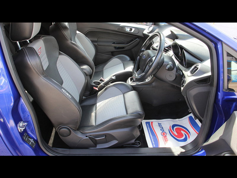Ford Fiesta 1.6T EcoBoost ST-3 Hatchback 3dr Petrol Manual Euro 6 (182 ps)