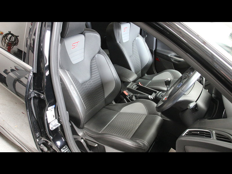 Ford Focus 2.0 TDCi ST-2 NAV Hatchback 5dr Diesel Manual Euro 6 (s/s) (185 ps)