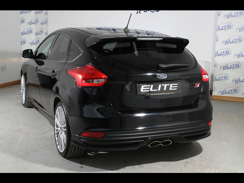 Ford Focus 2.0 TDCi ST-2 NAV Hatchback 5dr Diesel Manual Euro 6 (s/s) (185 ps)
