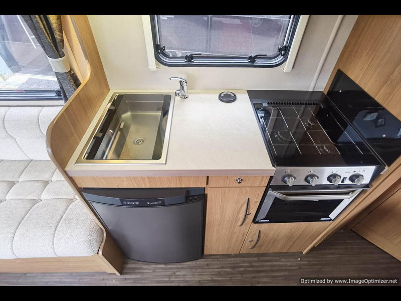 Auto-trail Tribute t-715