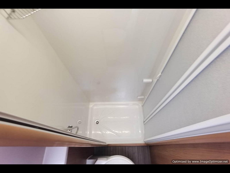 Auto-trail Tribute t-715