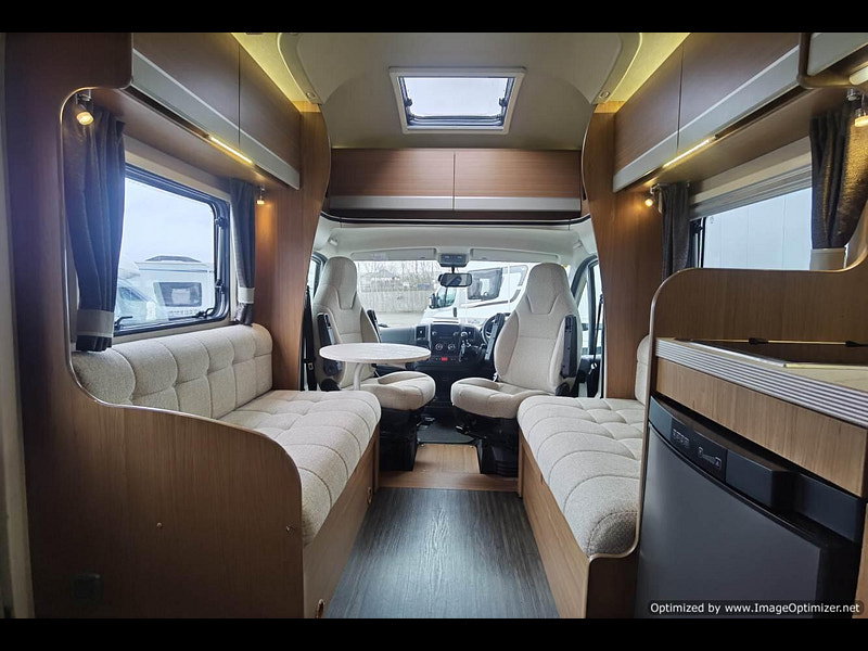 Auto-trail Tribute t-715