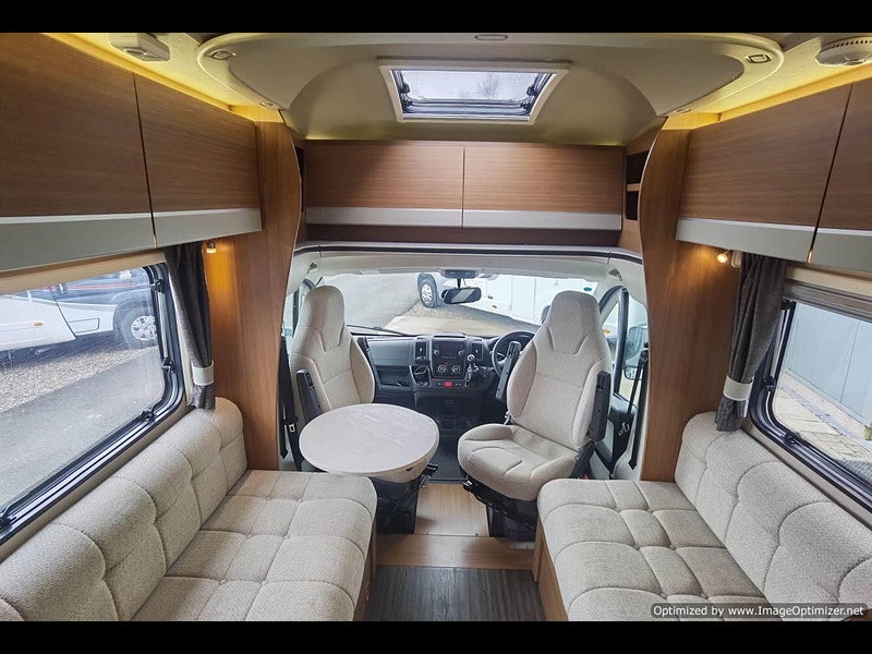Auto-trail Tribute t-715