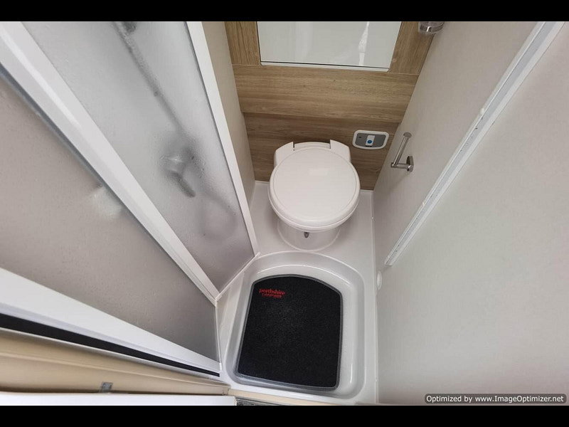 Elddis Autoquest platinum 155