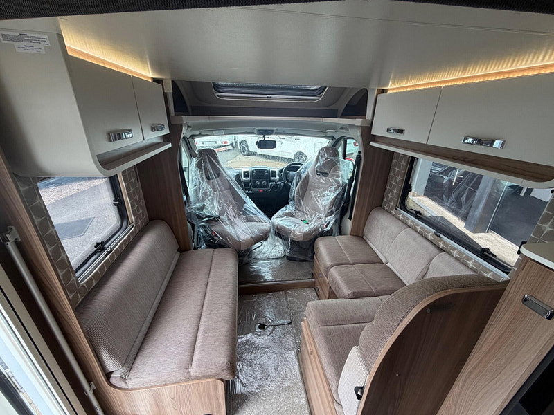 Swift Champagne 604