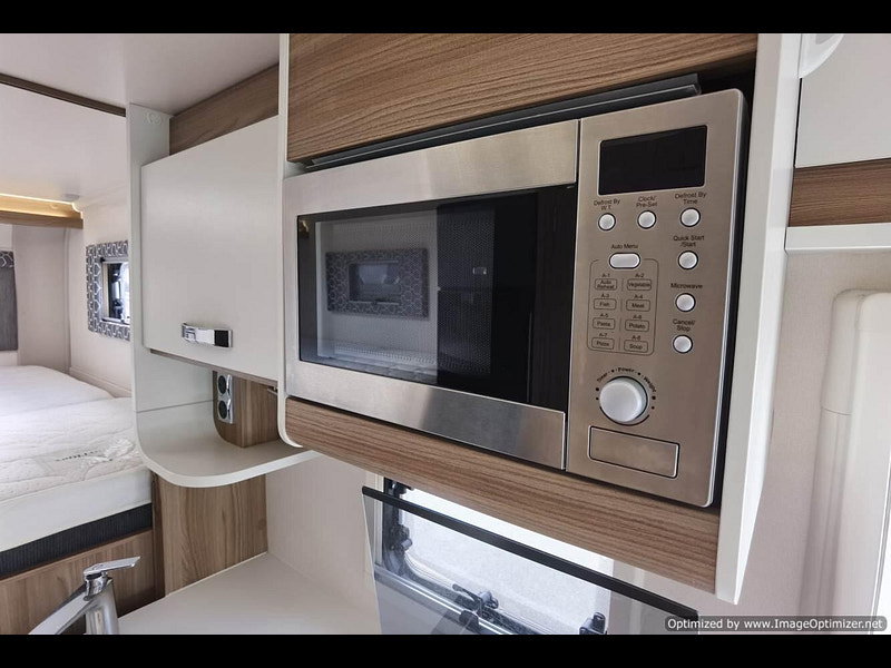 Swift Escape 684