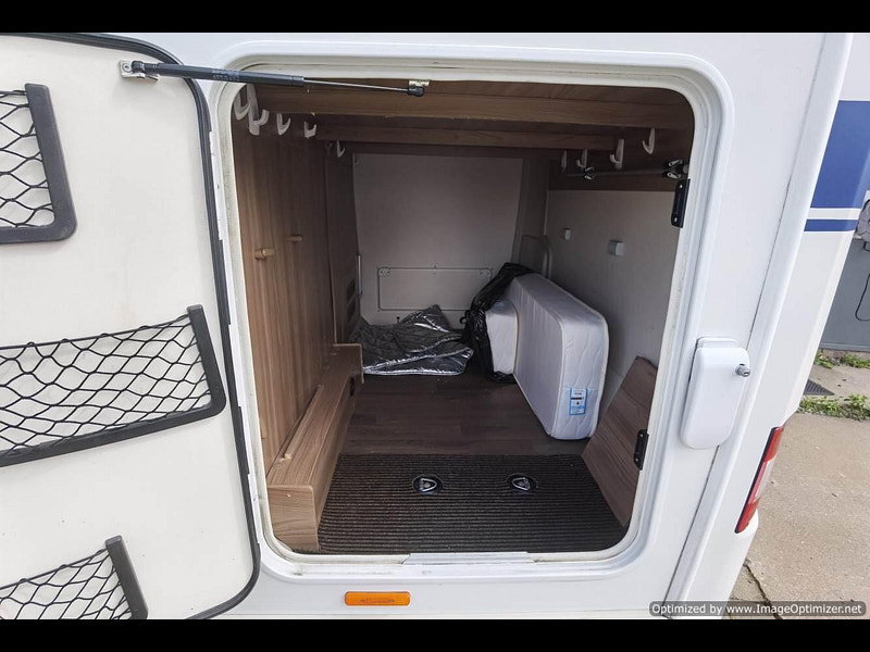 Swift Escape 684