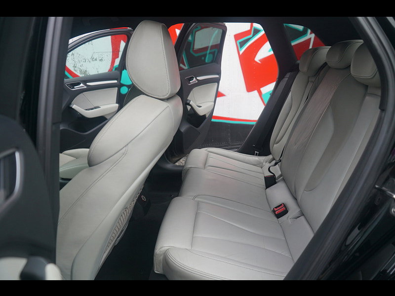 Audi S3 2.0 TFSI Sportback 5dr Petrol S Tronic quattro Euro 6 (s/s) (300 ps)