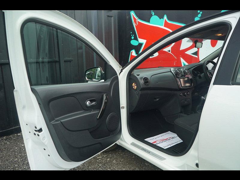 Dacia Sandero 0.9 TCe Laureate Hatchback 5dr Petrol Manual Euro 6 (s/s) (90 ps)