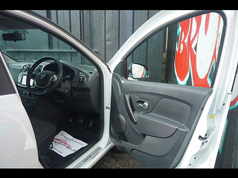 Dacia Sandero 0.9 TCe Laureate Hatchback 5dr Petrol Manual Euro 6 (s/s) (90 ps)