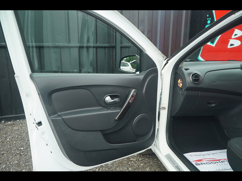 Dacia Sandero 0.9 TCe Laureate Hatchback 5dr Petrol Manual Euro 6 (s/s) (90 ps)