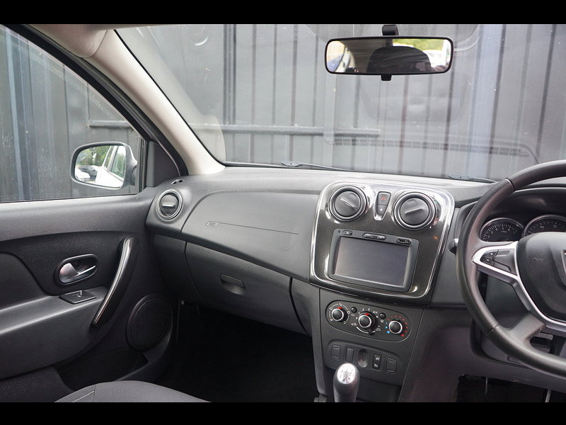 Dacia Sandero 0.9 TCe Laureate Hatchback 5dr Petrol Manual Euro 6 (s/s) (90 ps)
