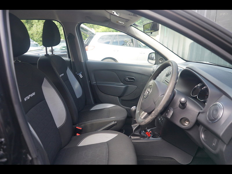 Dacia Sandero Stepway 0.9 TCe Ambiance Hatchback 5dr Petrol Manual Euro 5 (90 ps)
