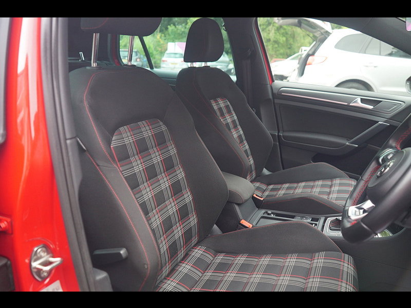 Volkswagen Golf 2.0 TSI GPF GTI Performance Hatchback 5dr Petrol DSG Euro 6 (s/s) (245 ps)