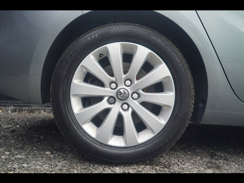 Vauxhall Zafira Tourer 2.0 CDTi SE MPV 5dr Diesel Auto Euro 5 (165 ps)