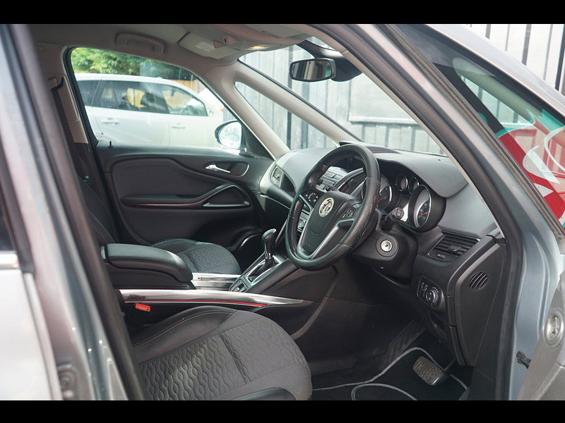 Vauxhall Zafira Tourer 2.0 CDTi SE MPV 5dr Diesel Auto Euro 5 (165 ps)