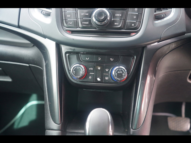 Vauxhall Zafira Tourer 2.0 CDTi SE MPV 5dr Diesel Auto Euro 5 (165 ps)