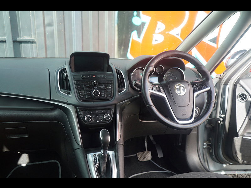 Vauxhall Zafira Tourer 2.0 CDTi SE MPV 5dr Diesel Auto Euro 5 (165 ps)