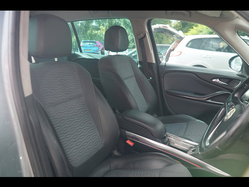 Vauxhall Zafira Tourer 2.0 CDTi SE MPV 5dr Diesel Auto Euro 5 (165 ps)