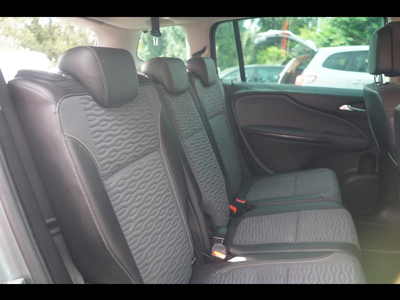 Vauxhall Zafira Tourer 2.0 CDTi SE MPV 5dr Diesel Auto Euro 5 (165 ps)