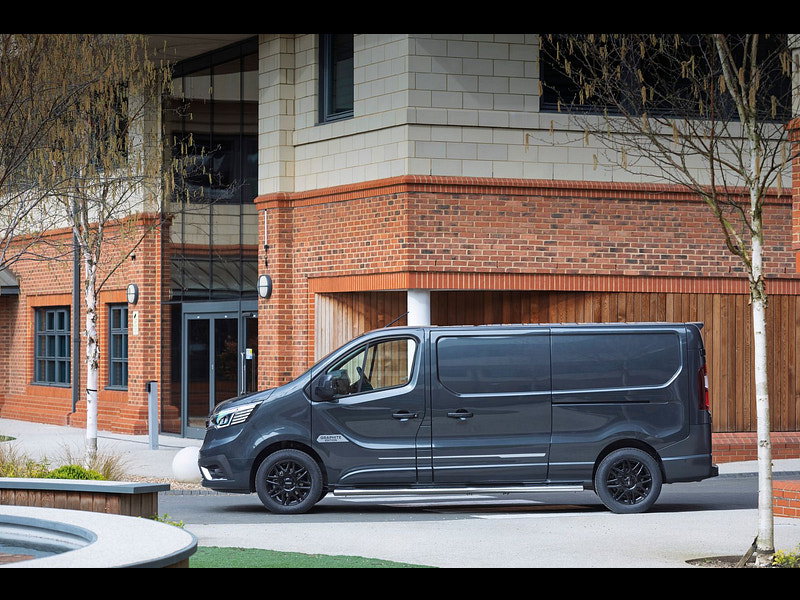 Renault Trafic 2.0 dCi Blue SL30 Graphite Edition Panel Van 5dr Diesel Auto L1 H1 Euro 6 (s/s) (170 ps)