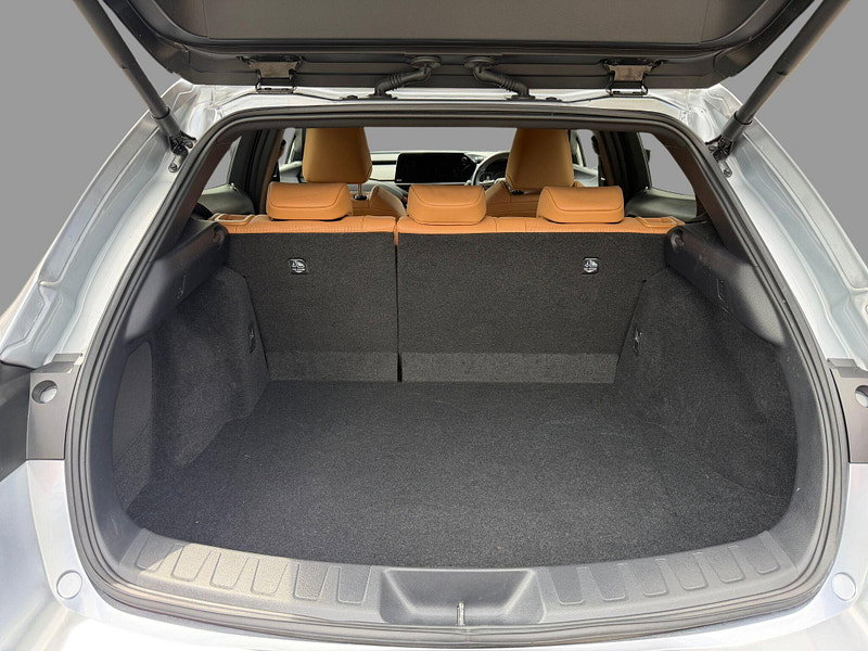 Lexus Ux 300E TAKUMI