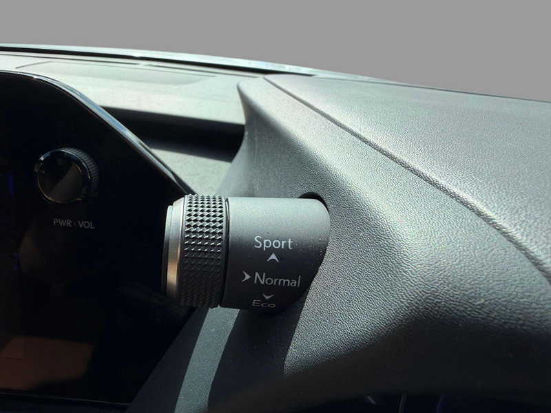Lexus Ux 300E TAKUMI