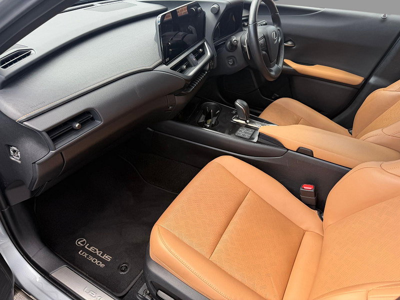 Lexus Ux 300E TAKUMI