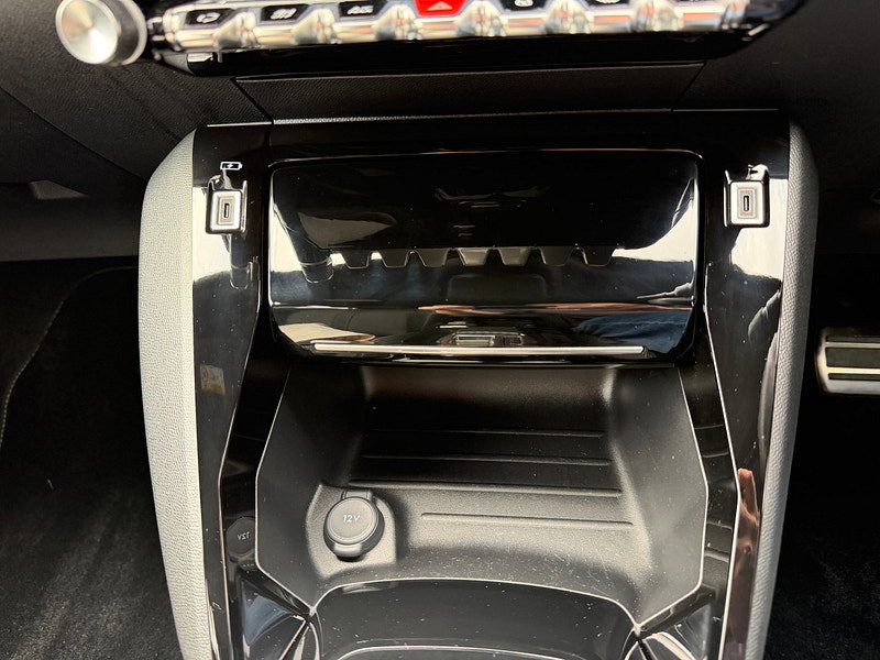 Peugeot 2008 PURETECH EAT8 S/S GT