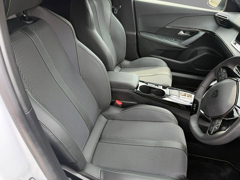 Peugeot 2008 PURETECH EAT8 S/S GT
