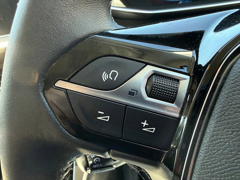 Peugeot 208 PURETECH ALLURE PREMIUM PLUS S/S