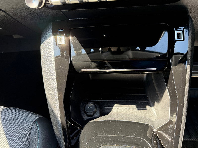 Peugeot 208 PURETECH ALLURE PREMIUM PLUS S/S