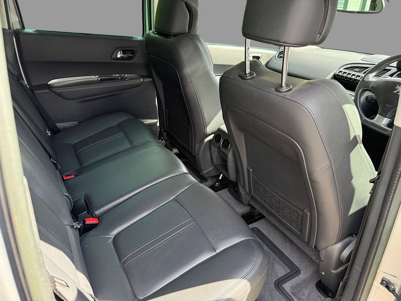 Peugeot 3008 E-HDI ALLURE