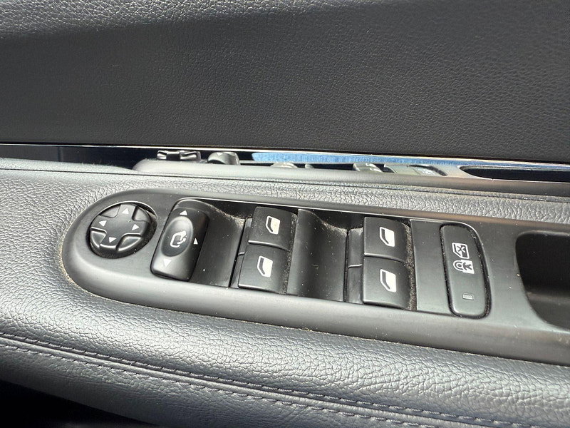 Peugeot 3008 E-HDI ALLURE